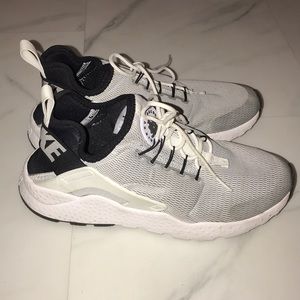 Nike Air Huraches white womens 8 OFFERS WELCOME